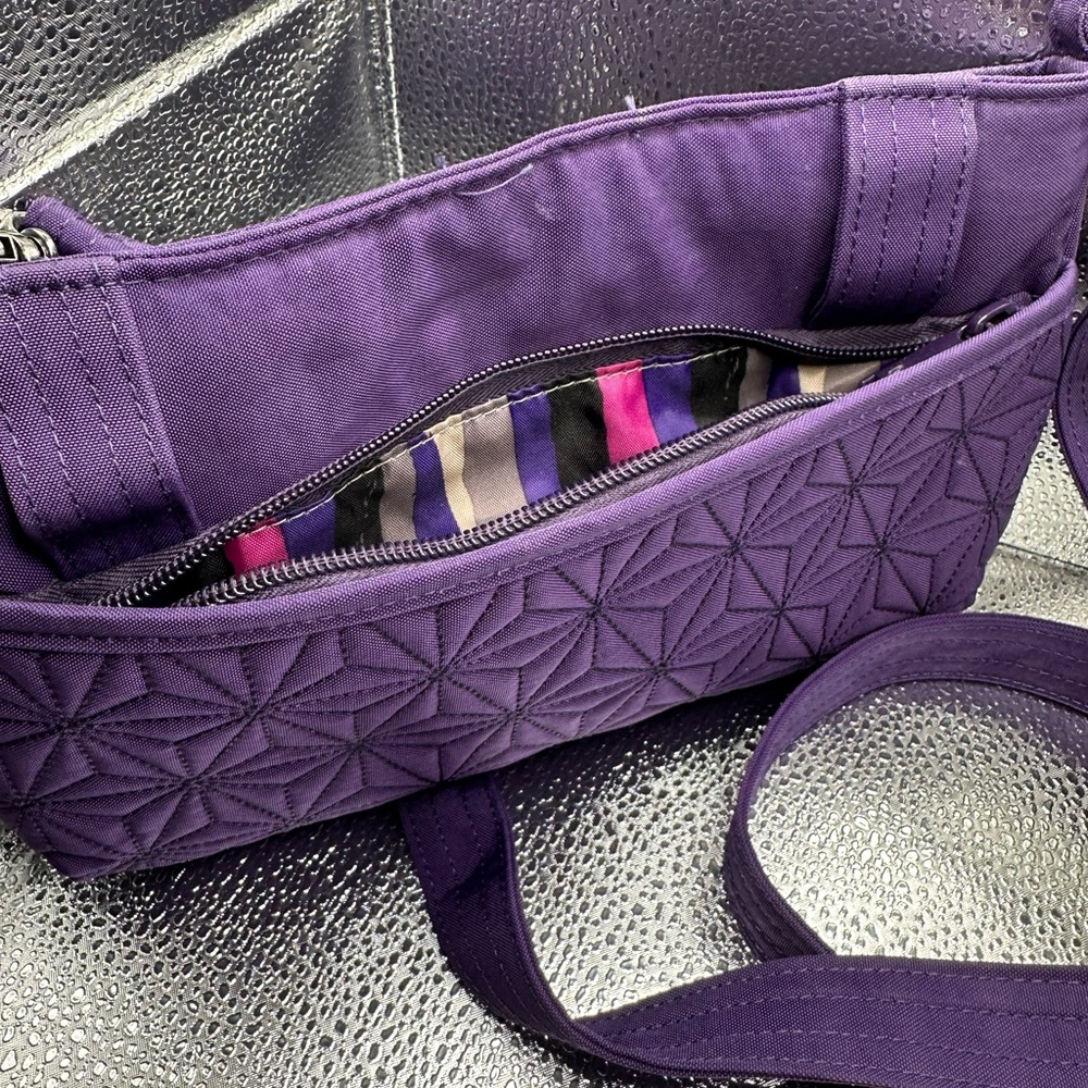 Lug ‘flyer’ purple crossbody purse - Picture 4 of 7